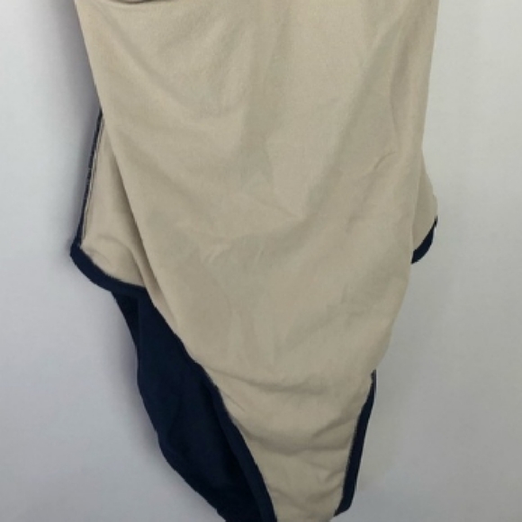 Swimsuit - Picture 3 of 8